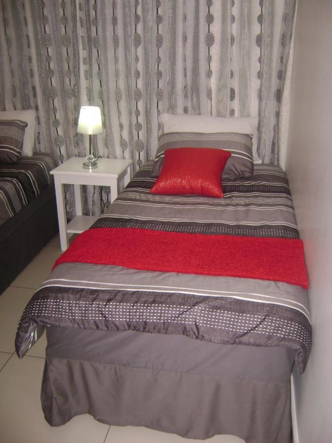 North Beach Durban Apartments Buitenkant foto