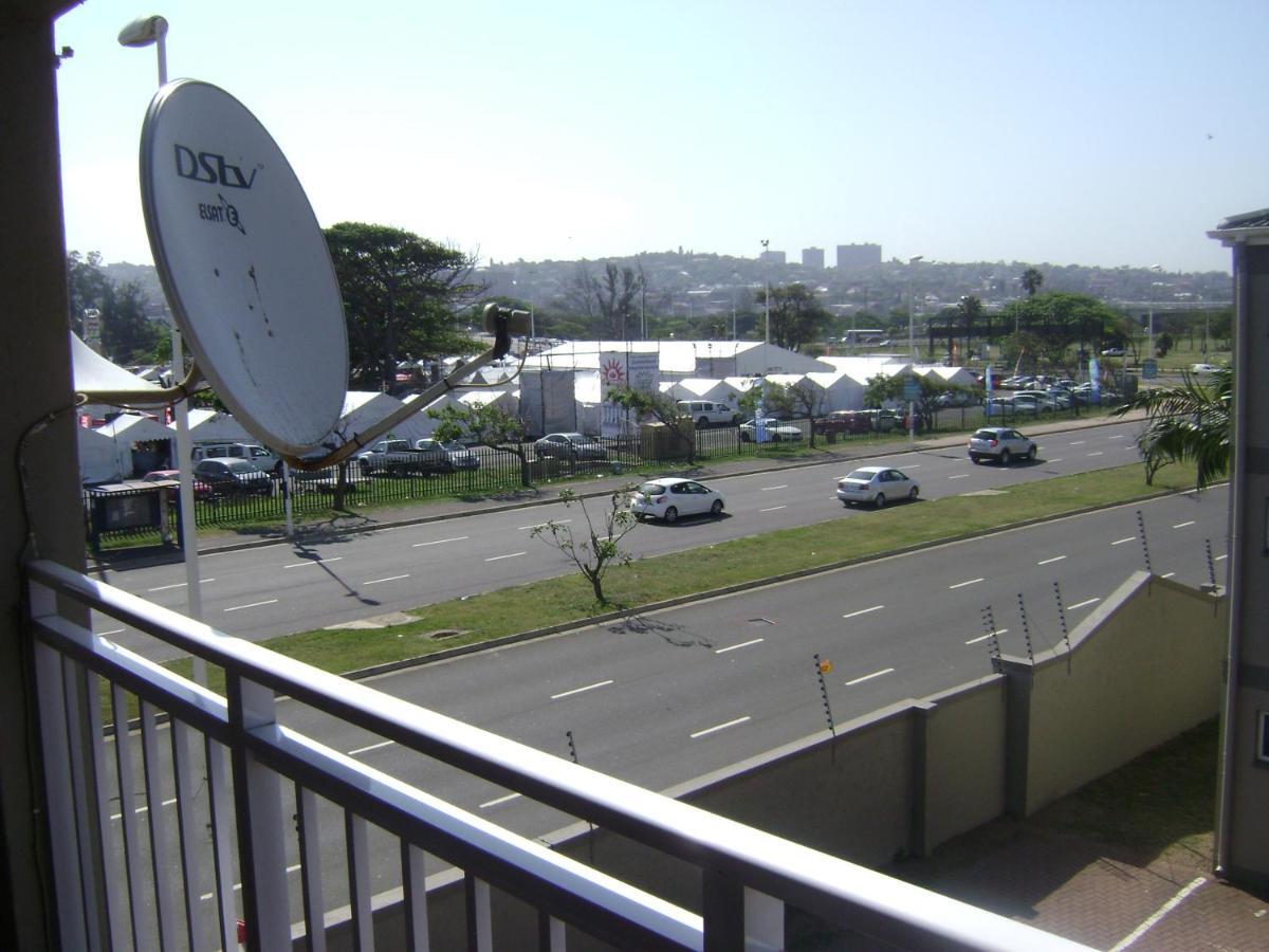 North Beach Durban Apartments Buitenkant foto