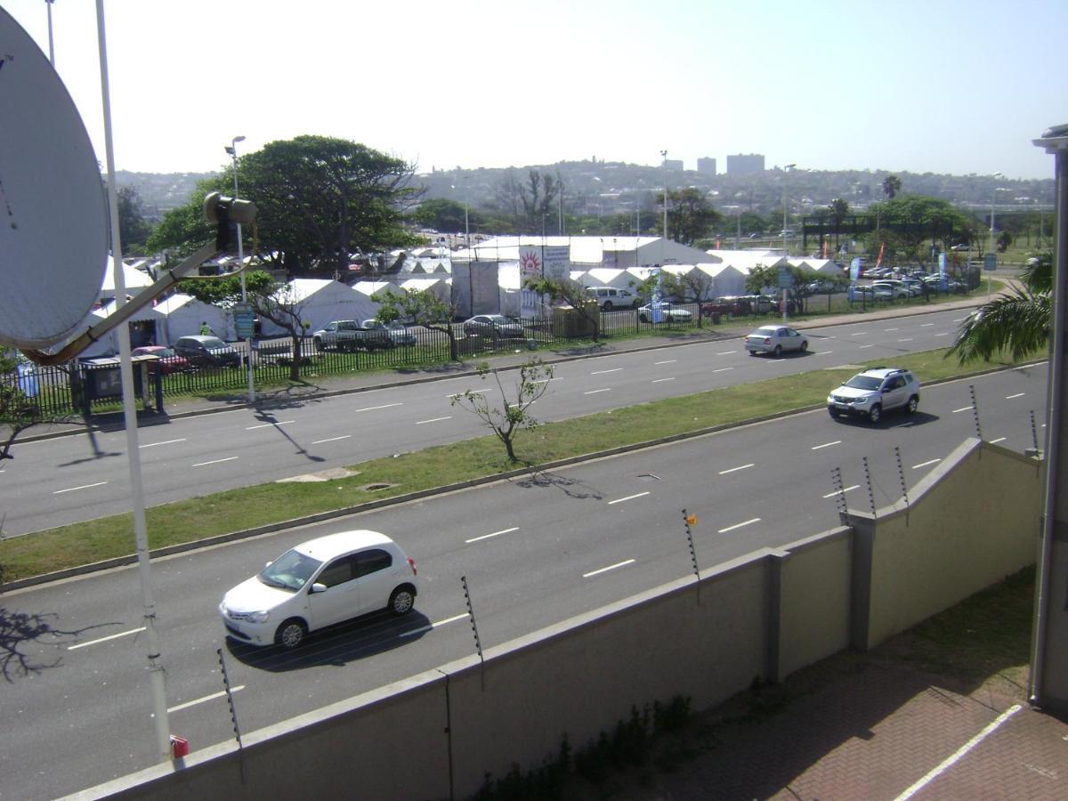 North Beach Durban Apartments Buitenkant foto
